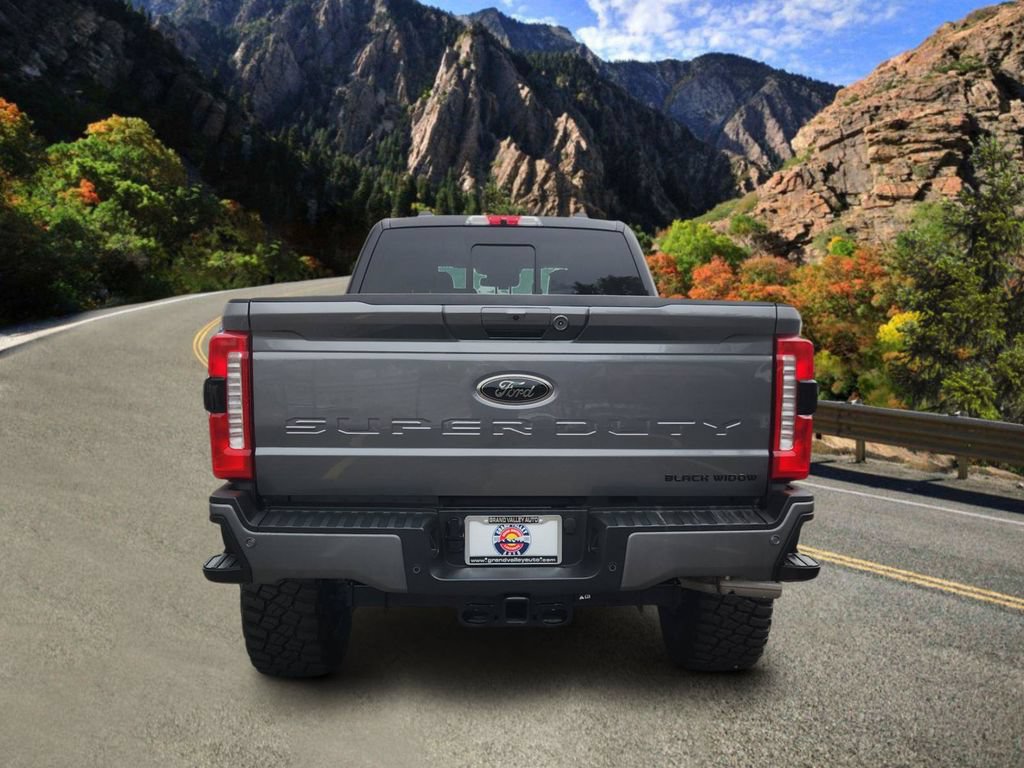 Used 2024 Ford F250 Lariat w/ Lariat Ultimate Package AWD/4WD image 4