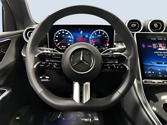 Used 2026 Mercedes-Benz GLC 300 4MATIC image 23