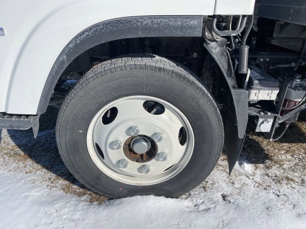 Used 2023 Chevrolet Low Cab Forward 5500XD image 21