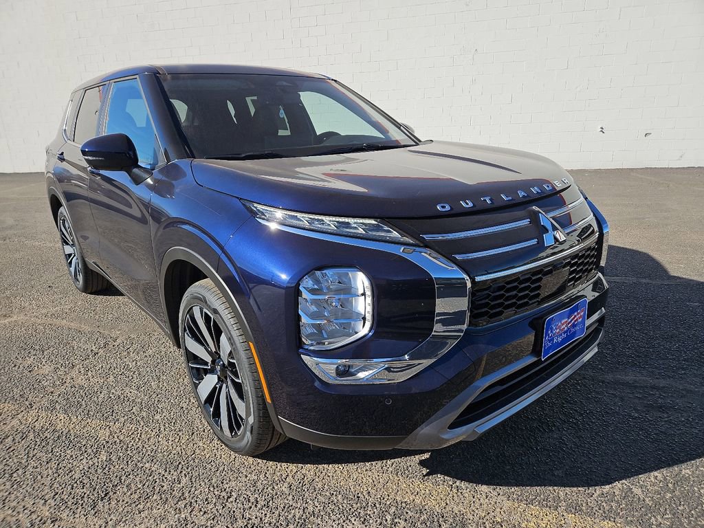 New 2026 Mitsubishi Outlander SE image 2