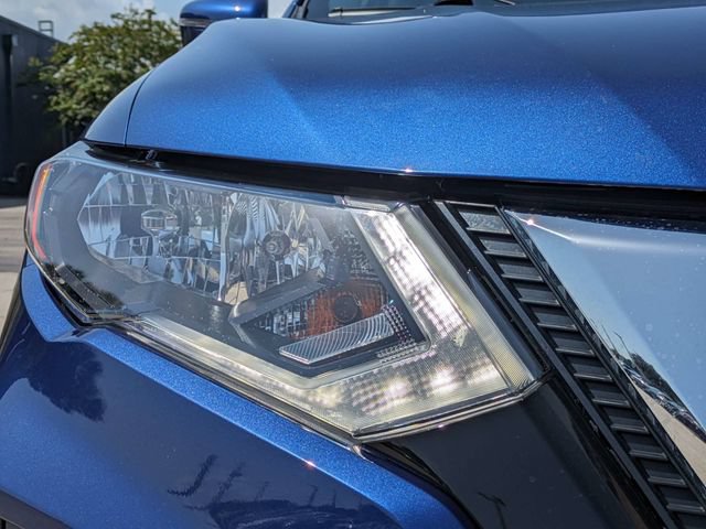 Used 2019 Nissan Rogue SV w/ Premium Package FWD image 11