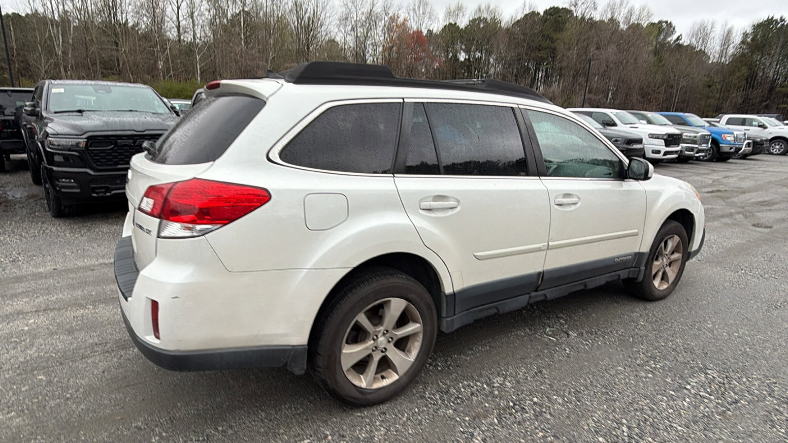 Used 2013 Subaru Outback 2.5i Limited w/ Moonroof Pkg image 8