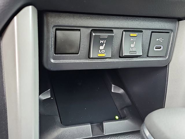 Used 2025 Toyota Corolla Cross XLE w/ Convenience Package image 24