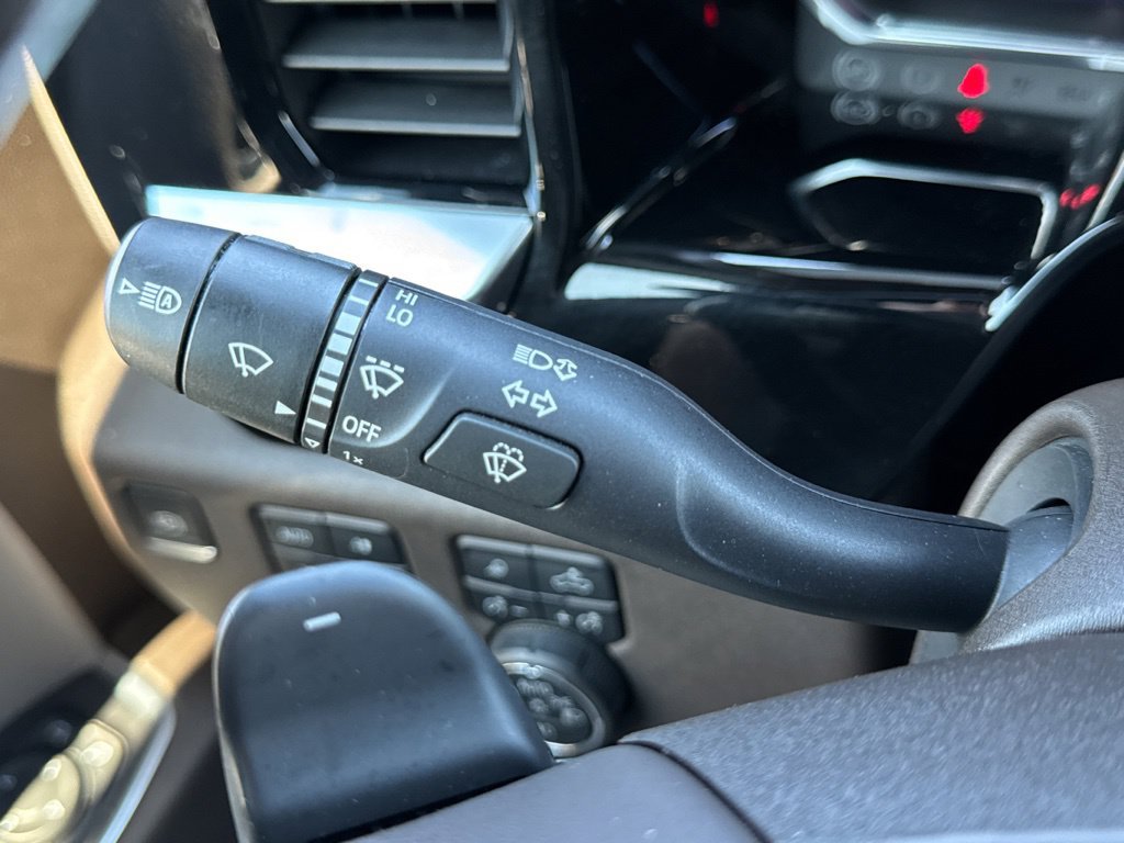 Used 2022 Chevrolet Silverado 1500 LTZ AWD/4WD image 16