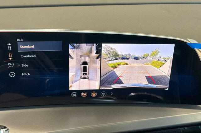 New 2027 Cadillac Vistiq Luxury w/ LPO, Floor Liner Package AWD/4WD image 21