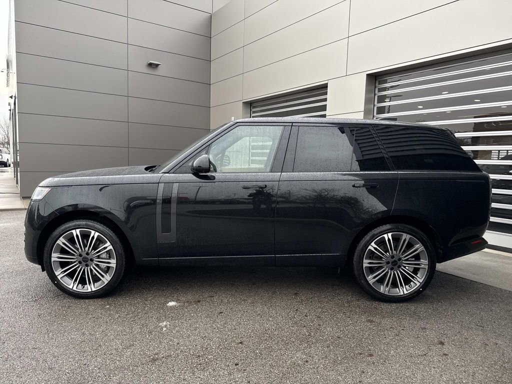 New 2026 Land Rover Range Rover SE image 4