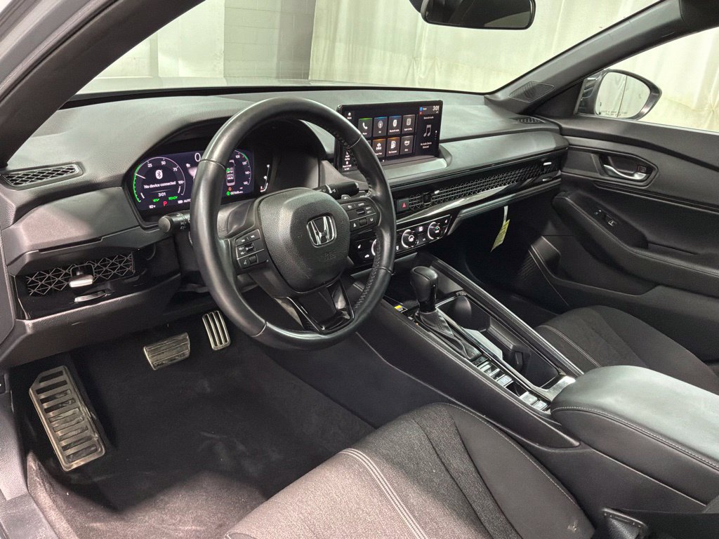 Used 2025 Honda Accord Sport image 17