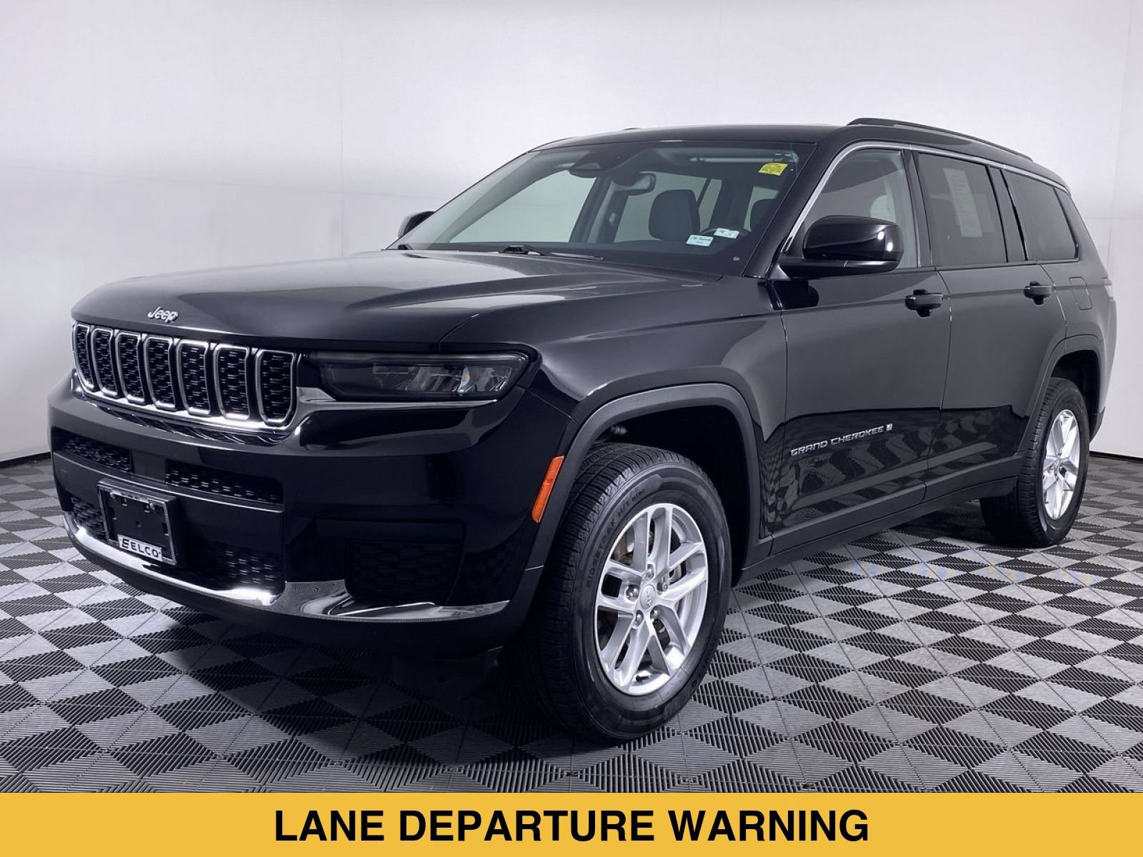 Used 2022 Jeep Grand Cherokee L Laredo w/ Luxury Tech Group I AWD/4WD image 16