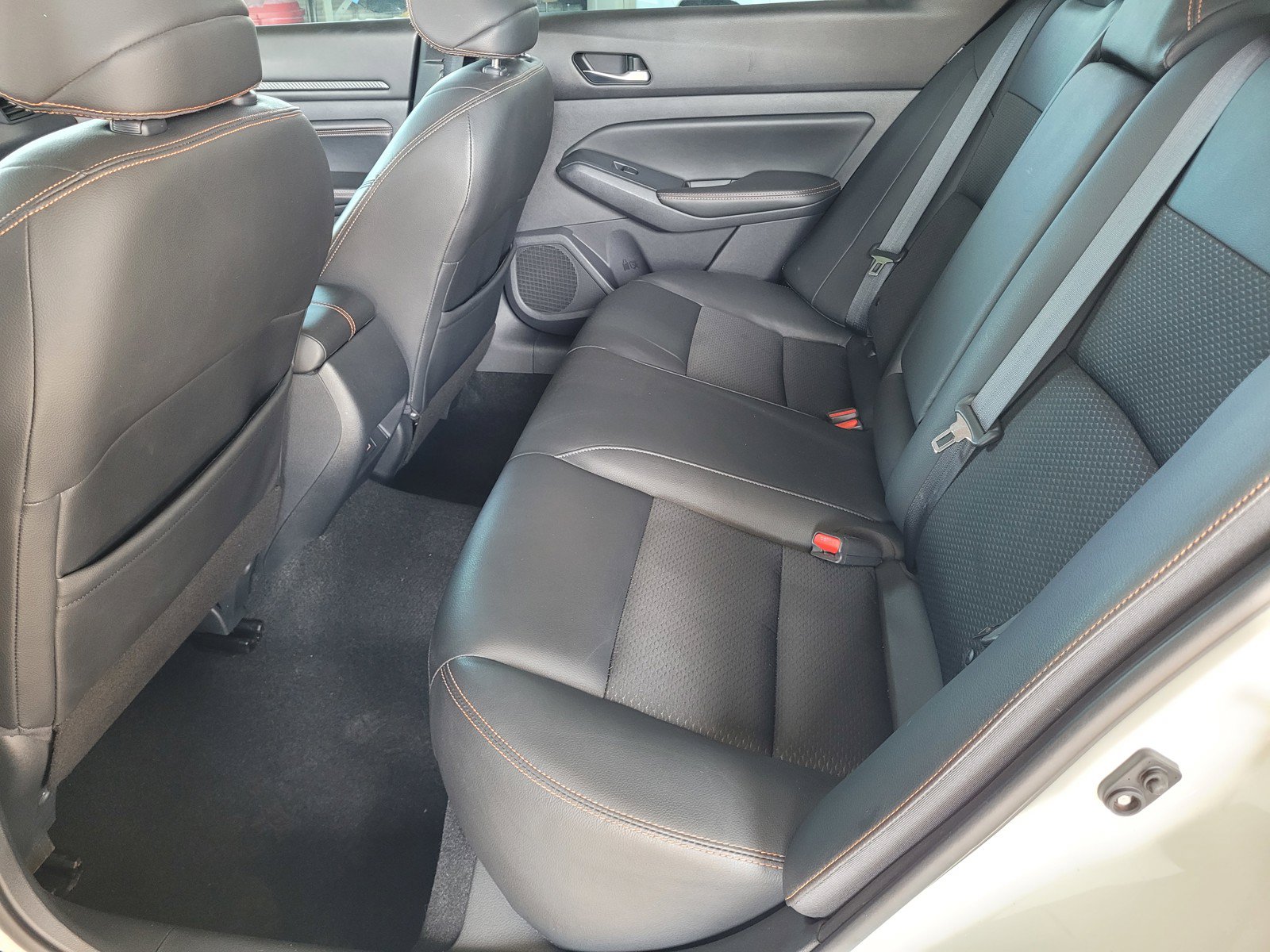 Used 2020 Nissan Altima 2.5 SR FWD image 6