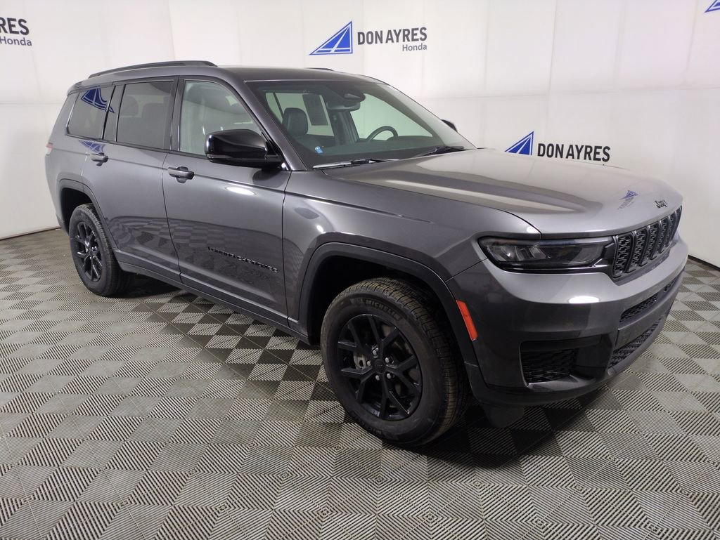 Used 2024 Jeep Grand Cherokee L Altitude image 10