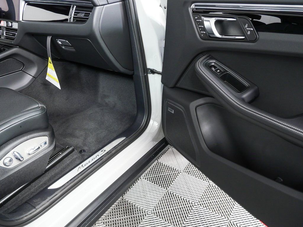 New 2026 Porsche Macan S image 27