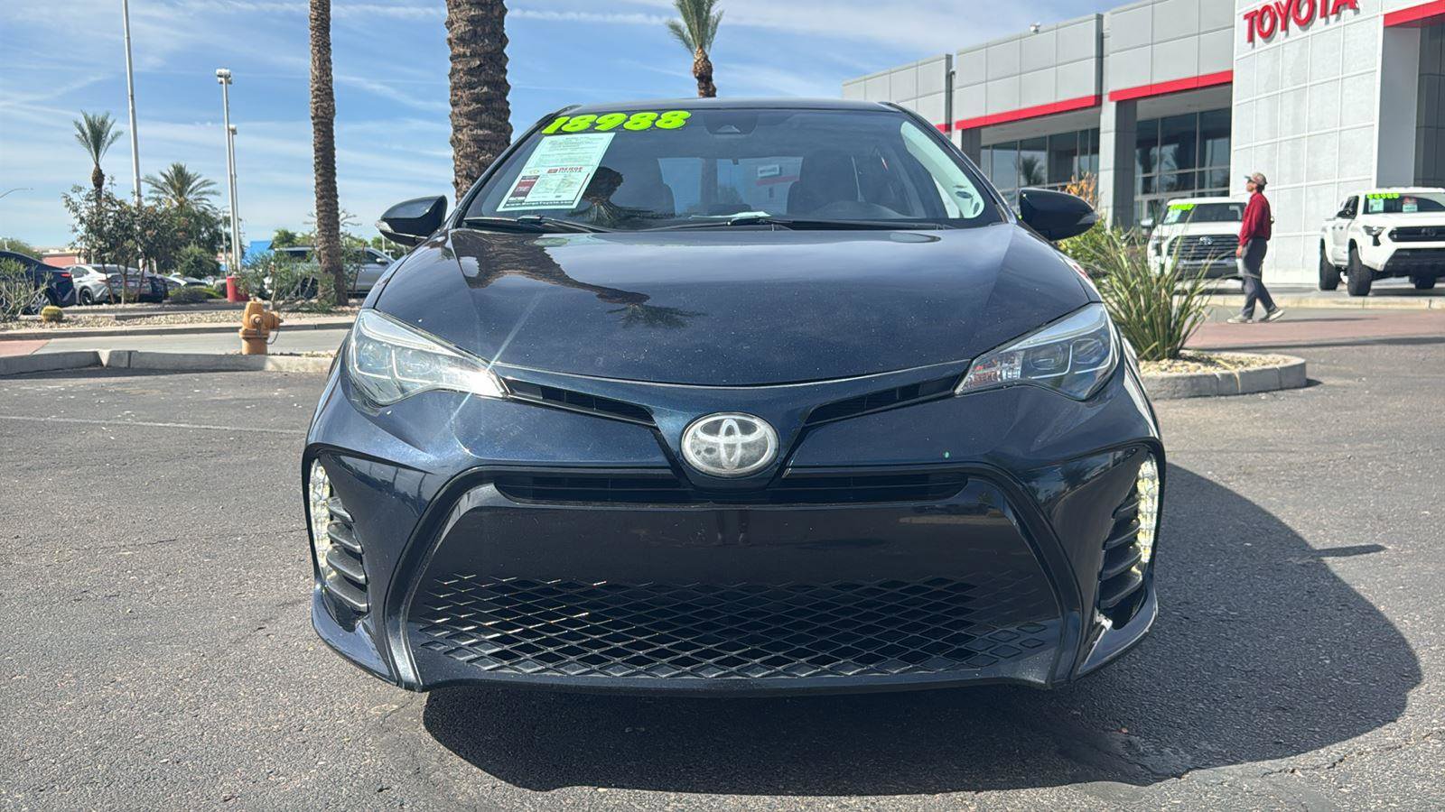 Used 2019 Toyota Corolla SE w/ Carpet Mat Package (TMS) FWD image 2