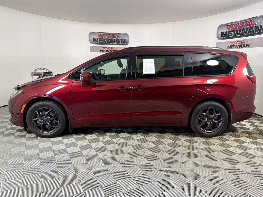 Used 2020 Chrysler Pacifica Touring-L w/ S Appearance Package FWD image 8