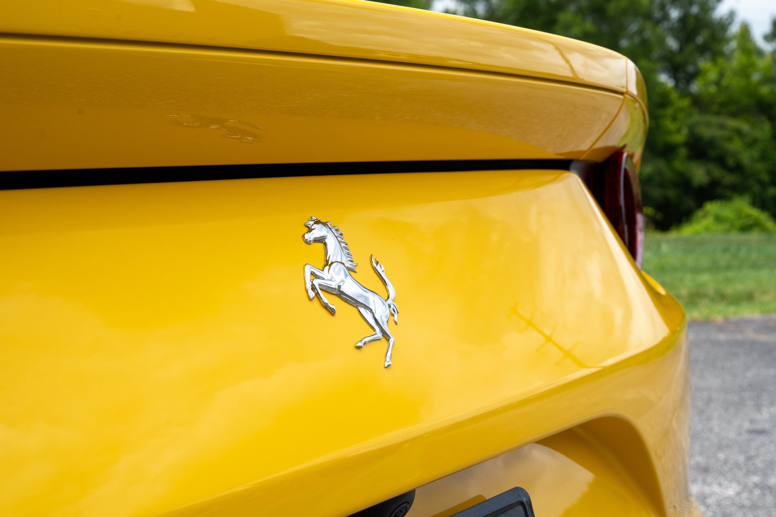 Used 2019 Ferrari 812 Superfast RWD image 16