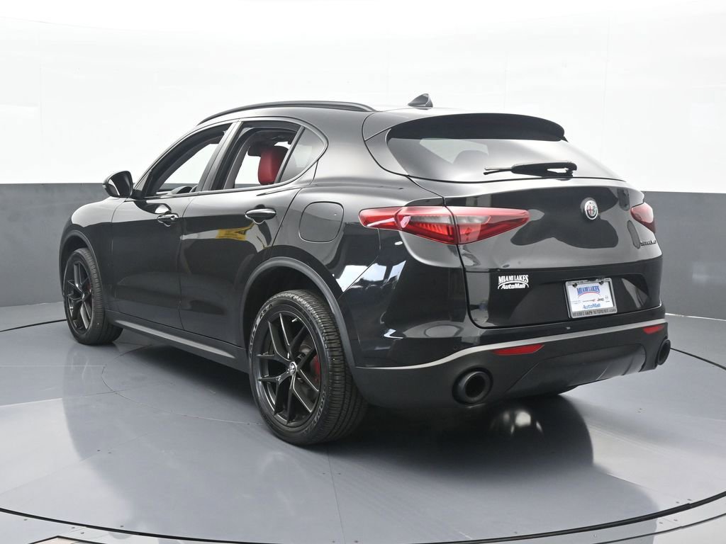 Used 2019 Alfa Romeo Stelvio w/ Nero Edizione image 4