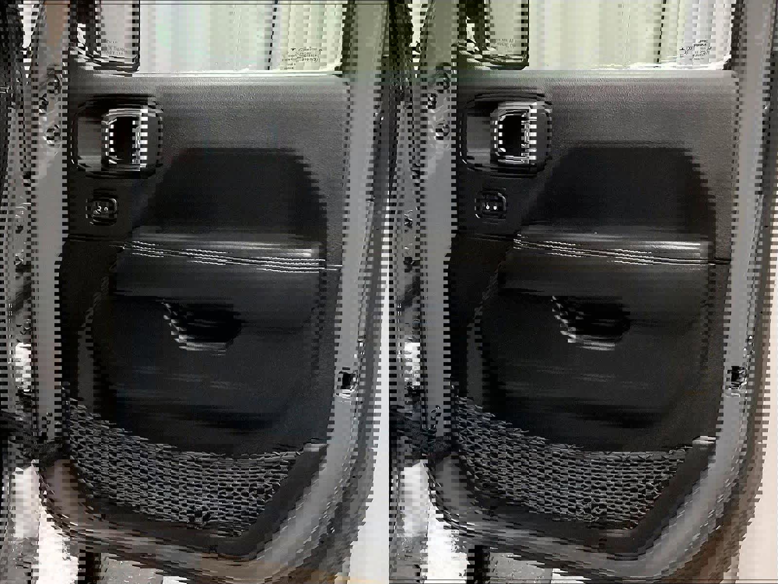 Used 2022 Jeep Wrangler Unlimited Sahara w/ Cold Weather Group image 12