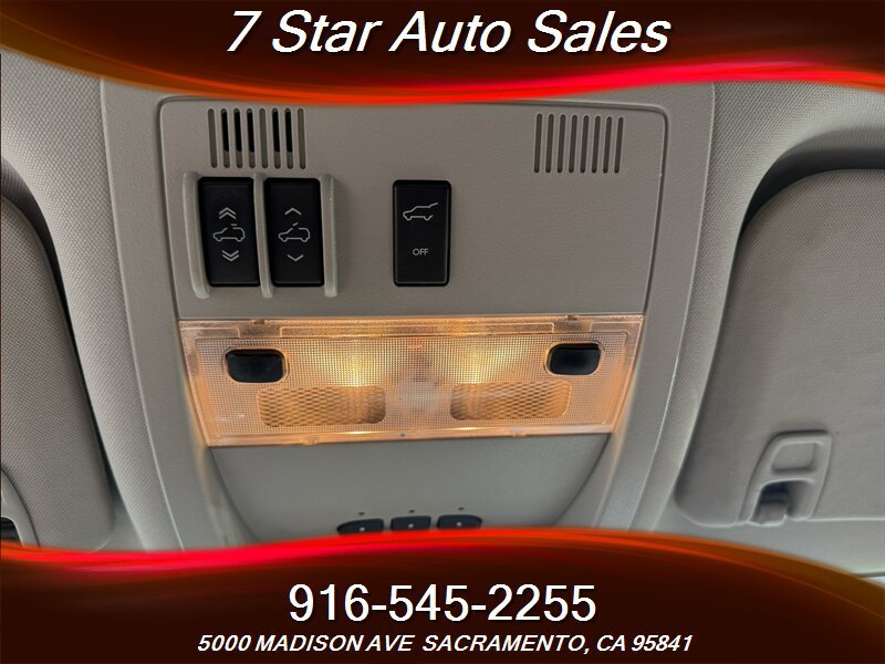 Used 2014 GMC Yukon XL Denali AWD/4WD image 12