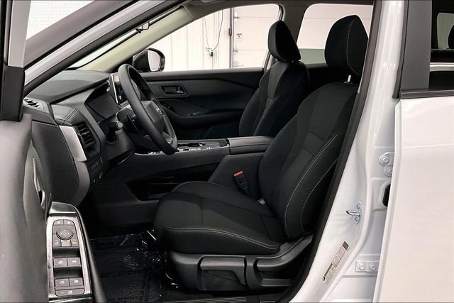 New 2025 Nissan Rogue S image 10