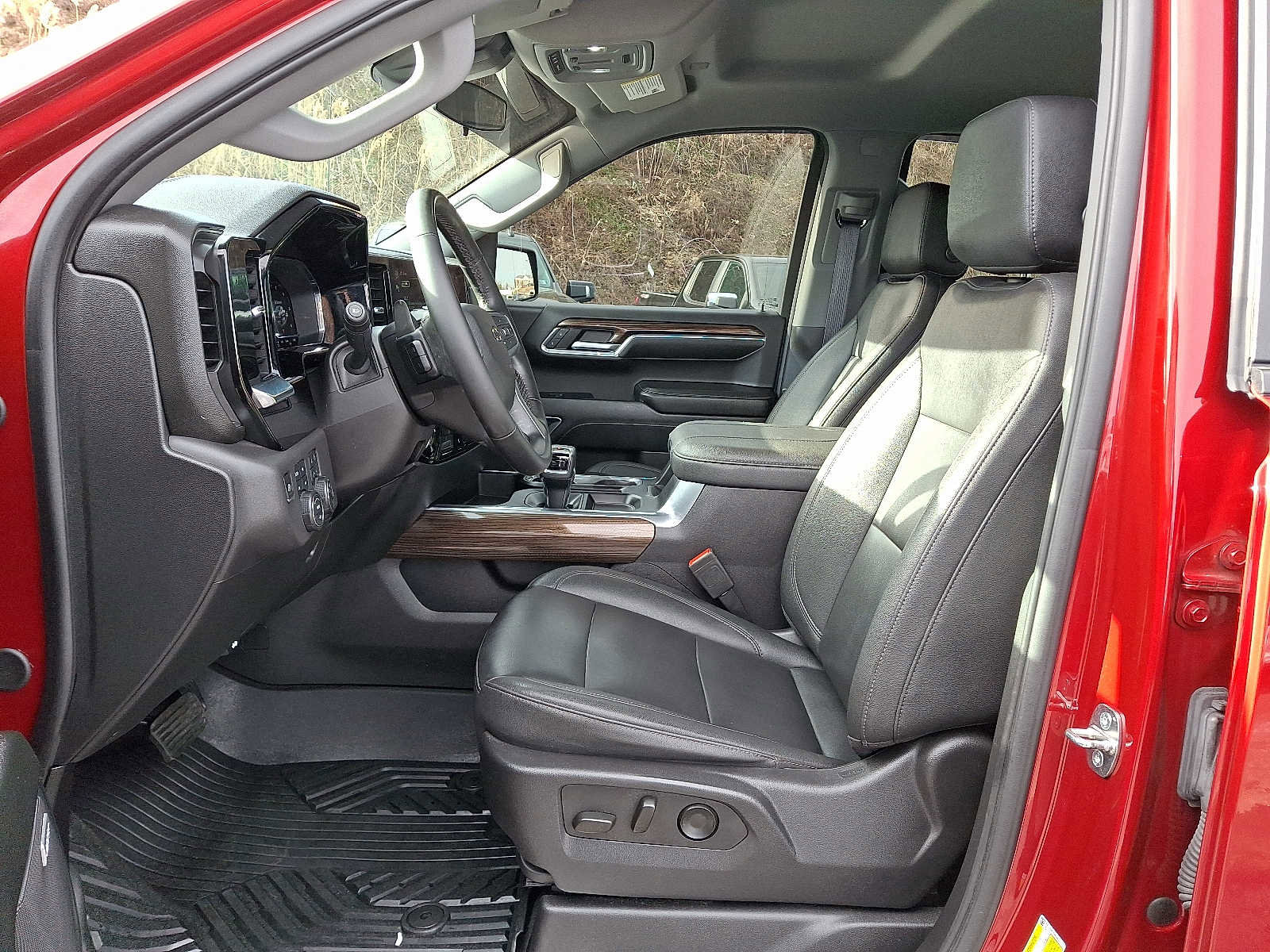 Certified 2024 Chevrolet Silverado 1500 LT Trail Boss w/ Convenience Package II image 14