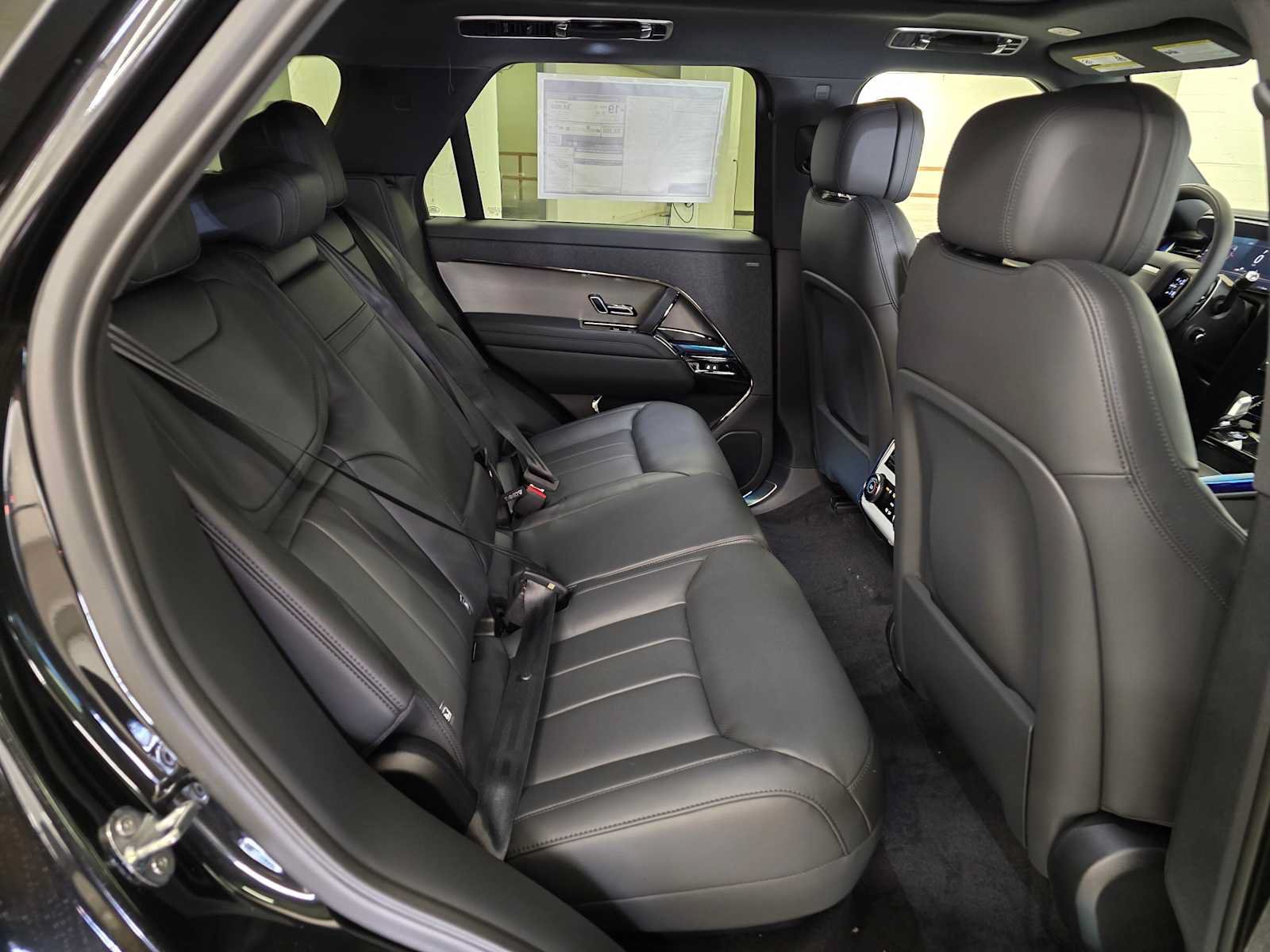 New 2026 Land Rover Range Rover Sport Dynamic SE AWD/4WD image 13