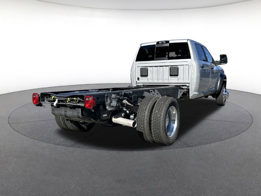 New 2026 RAM 4500 4x4 Crew Cab DRW image 6