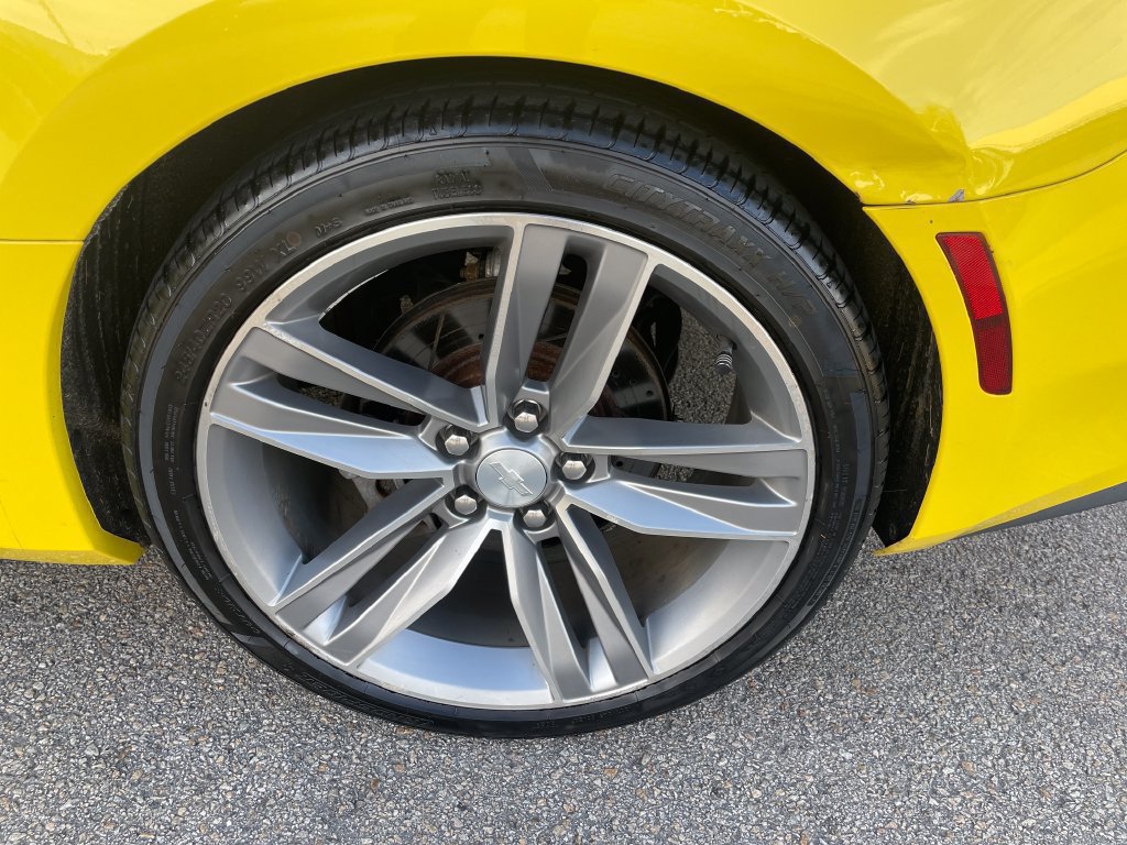 Used 2017 Chevrolet Camaro LT w/ RS Package RWD image 10