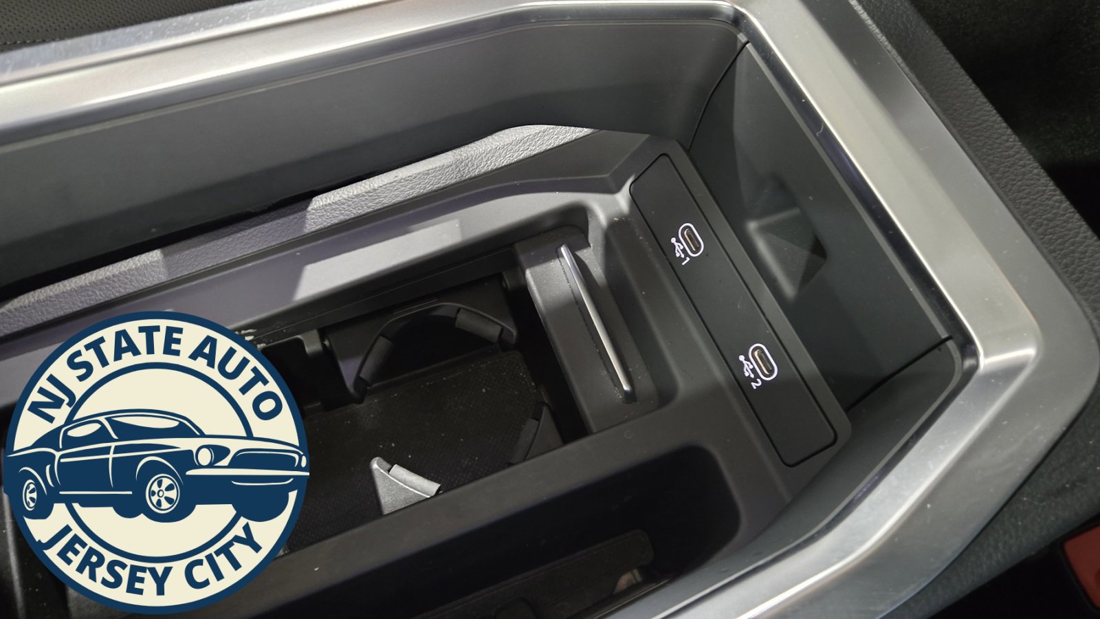 Used 2024 Audi Q8 e-tron Premium Plus image 17