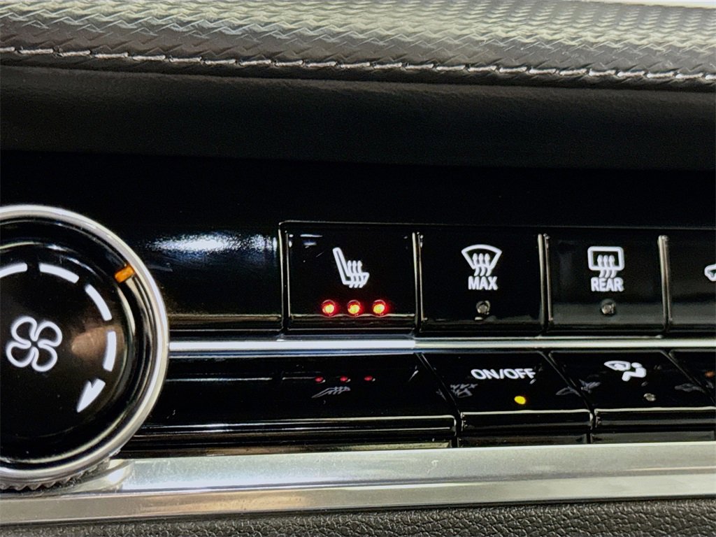 Certified 2025 Chevrolet Equinox LT image 18