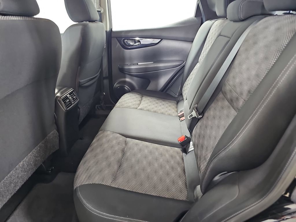 Used 2019 Nissan Rogue Sport SV image 17