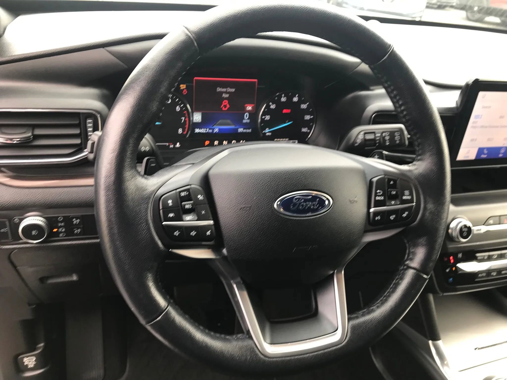 Used 2020 Ford Explorer Limited w/ Class III Trailer Tow Package image 17