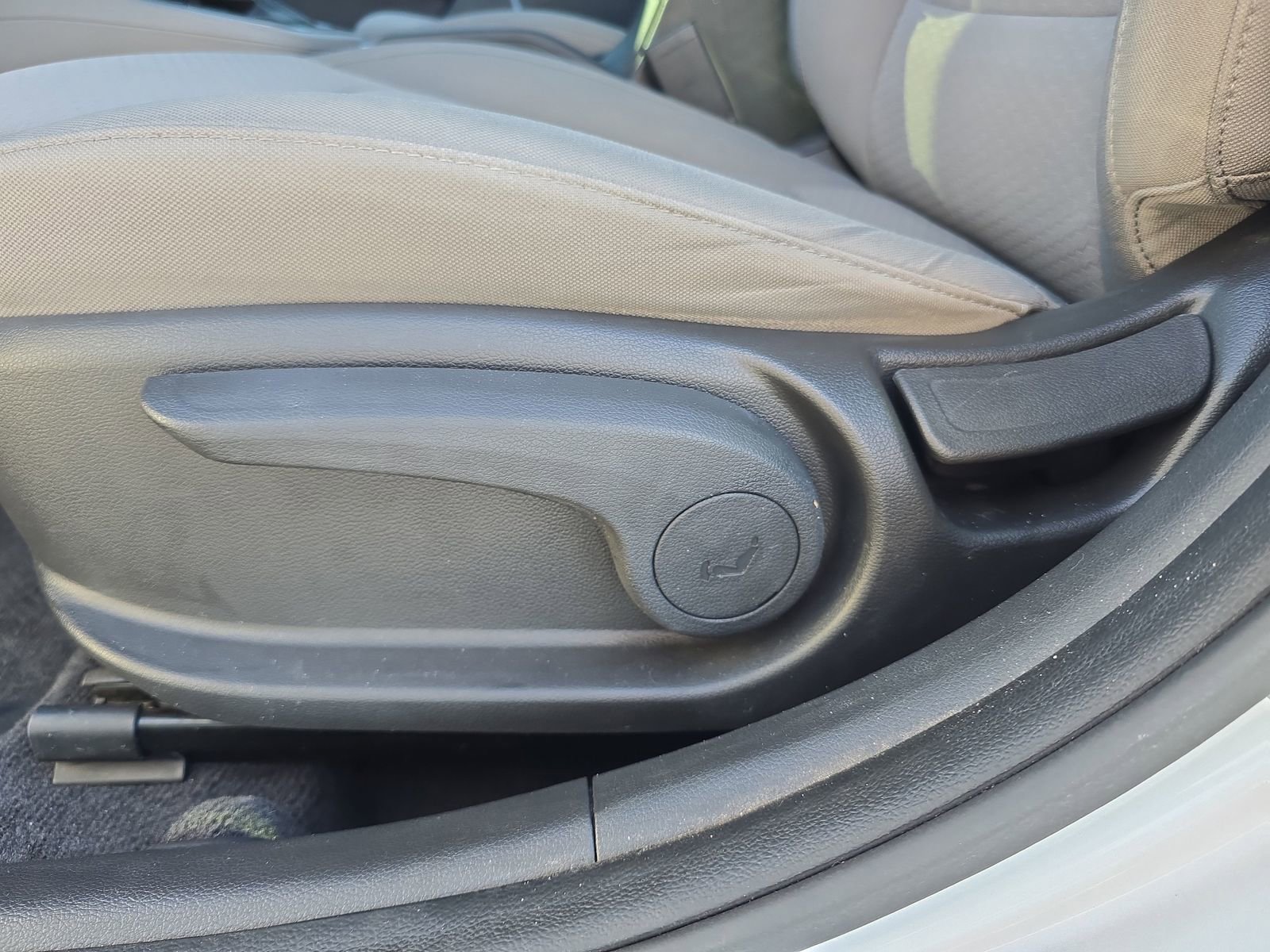 Used 2019 Hyundai Elantra Value Edition image 16