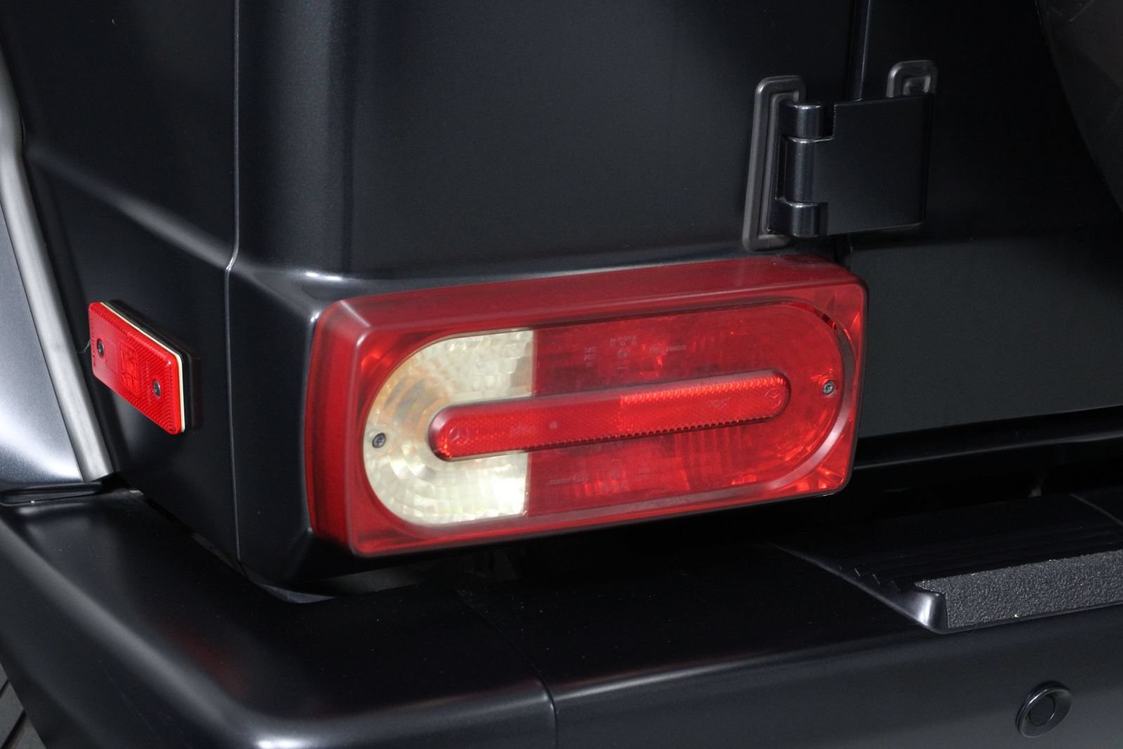 Used 2015 Mercedes-Benz G 63 AMG 4MATIC image 18