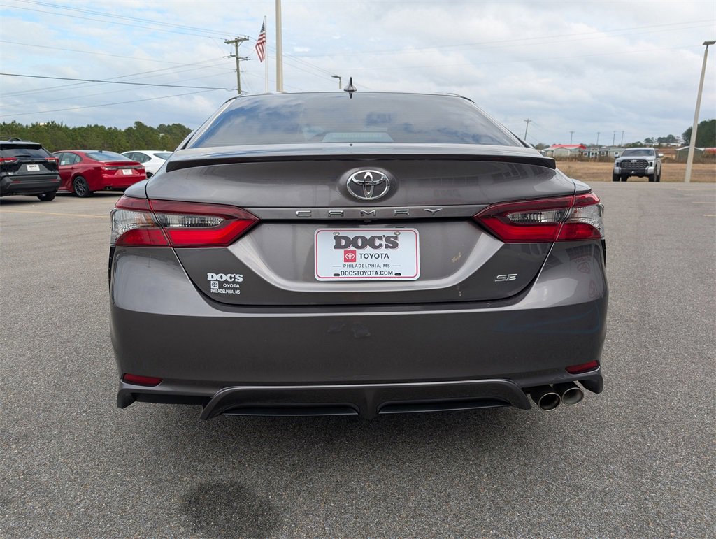 Used 2023 Toyota Camry SE w/ Convenience Package image 4