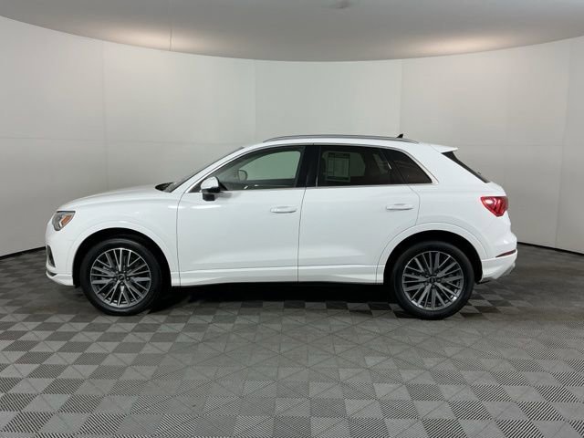 Used 2022 Audi Q3 2.0T Premium Plus w/ Premium Plus Package image 8