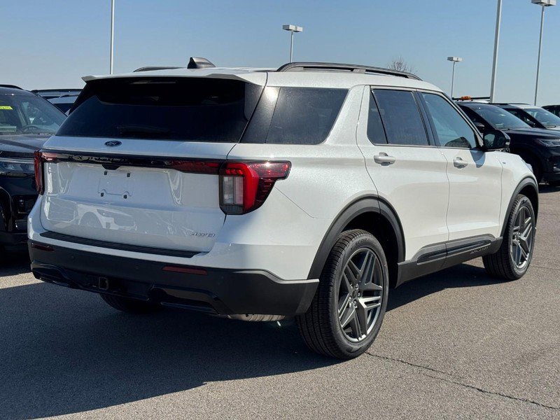 New 2026 Ford Explorer ST-Line w/ ST-Line Street Pack image 3