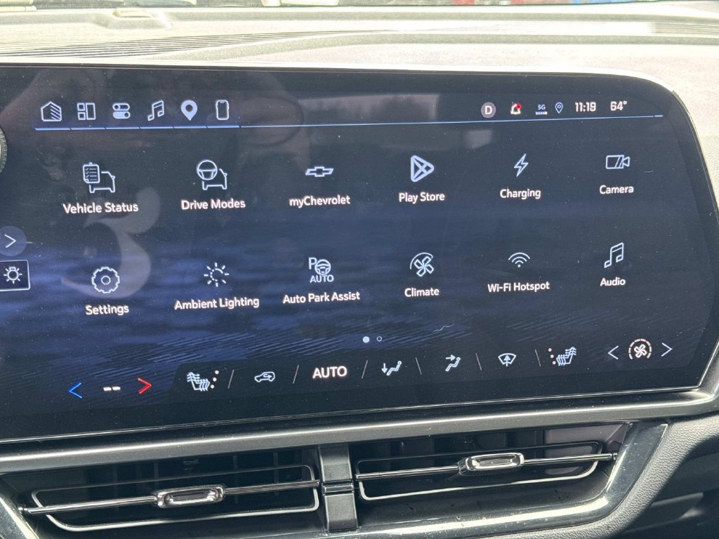 Used 2024 Chevrolet Equinox EV RS FWD image 25