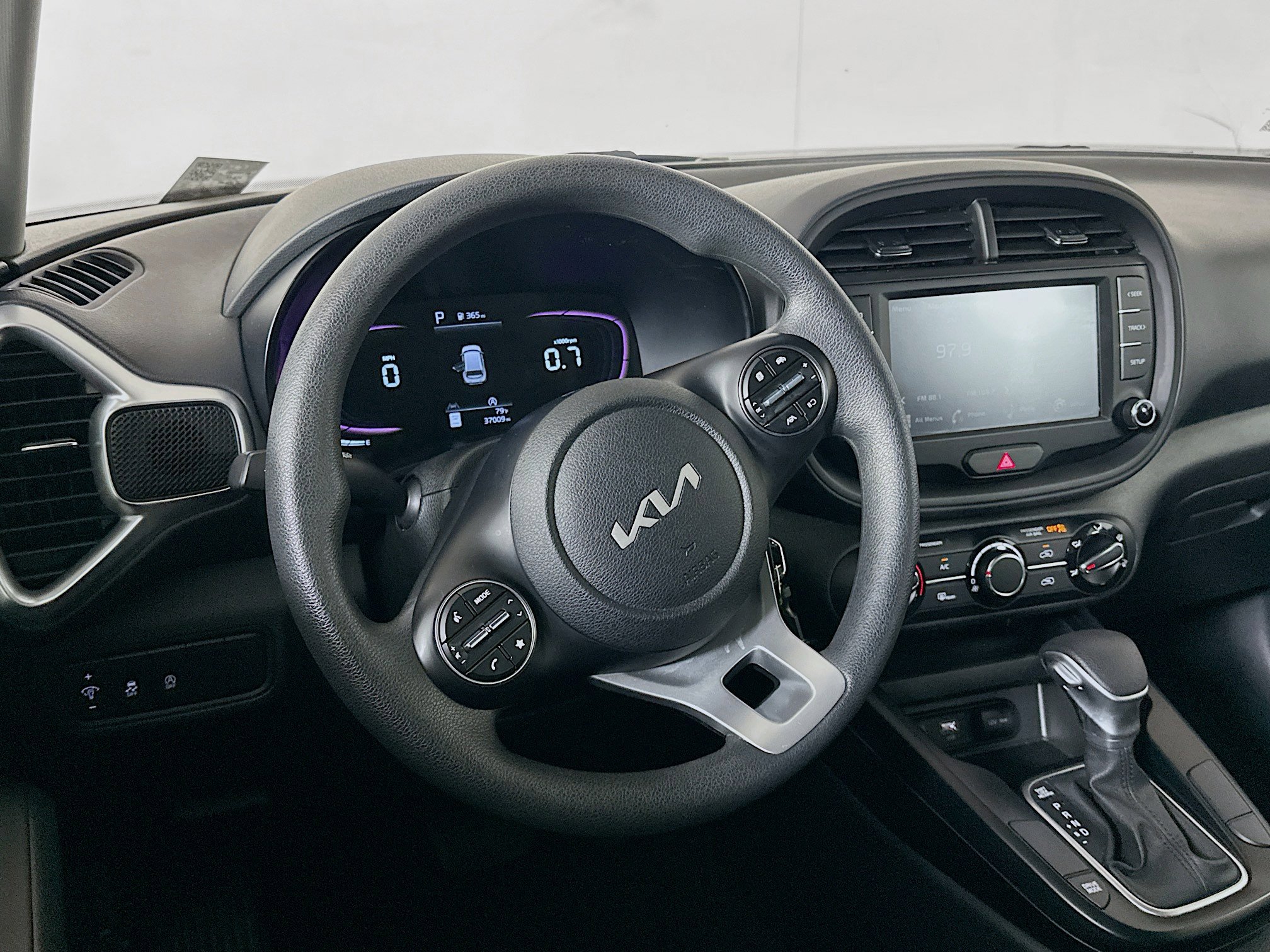 Used 2025 Kia Soul LX w/ LX Technology Package image 18