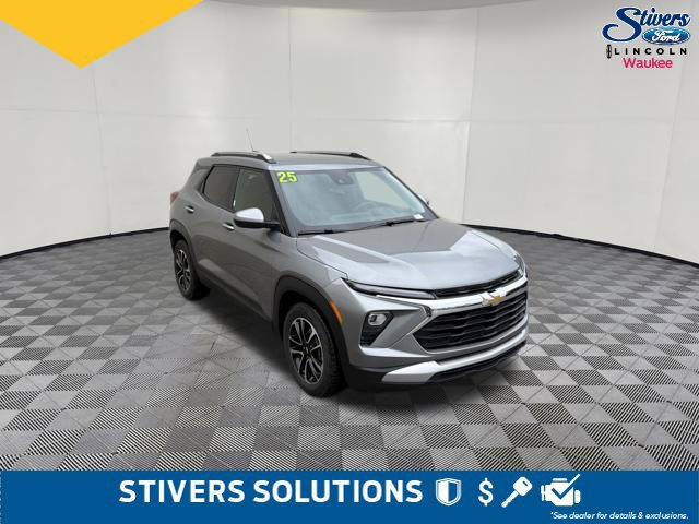 Used 2025 Chevrolet TrailBlazer LT FWD image 3