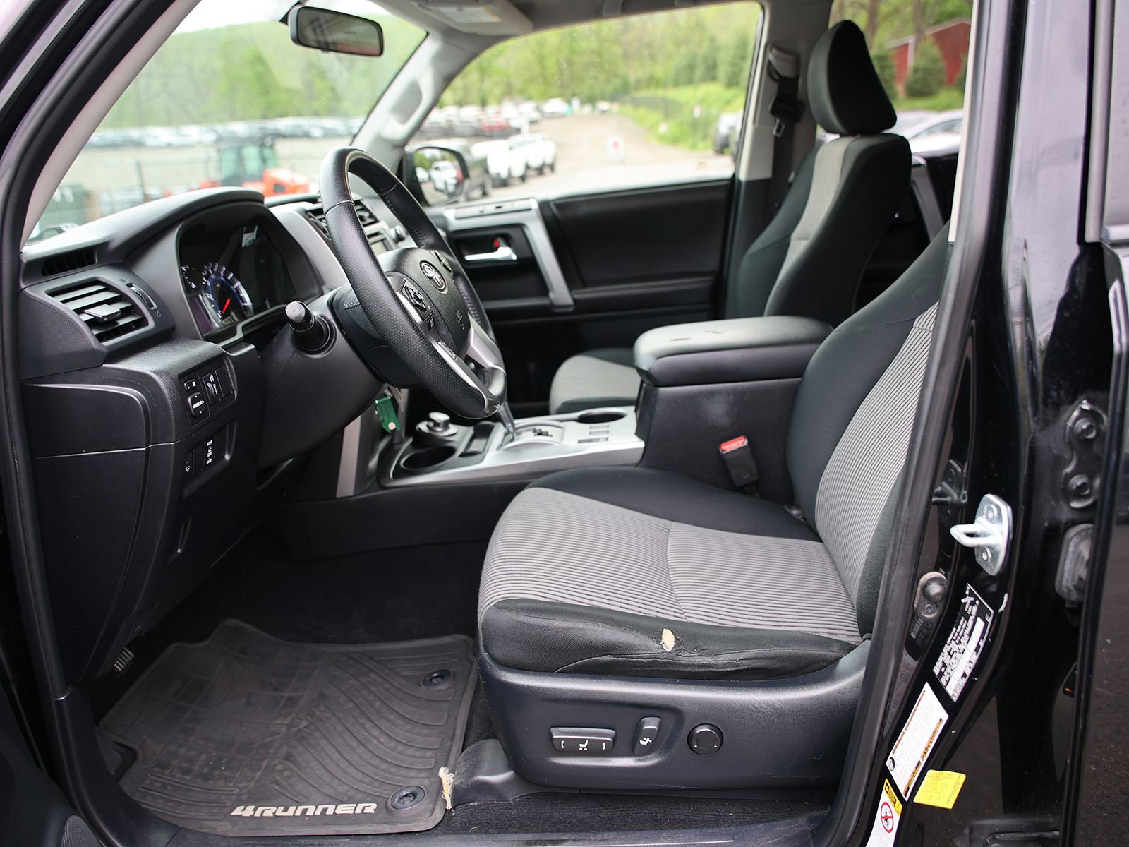 Used 2016 Toyota 4Runner SR5 AWD/4WD image 18