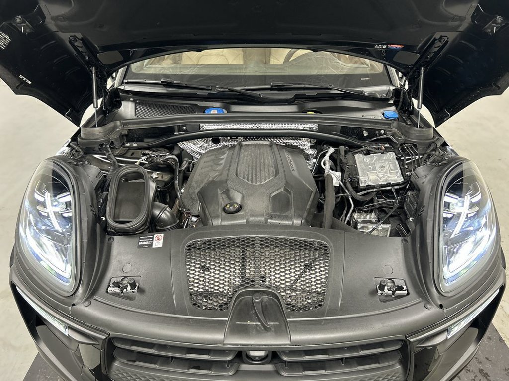 Certified 2026 Porsche Macan AWD/4WD image 25