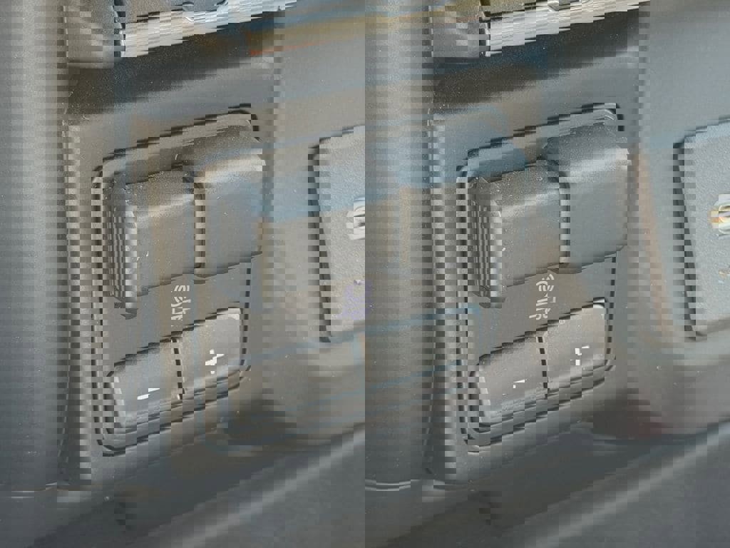 Used 2020 Chevrolet Silverado 1500 RST w/ All-Star Edition image 25