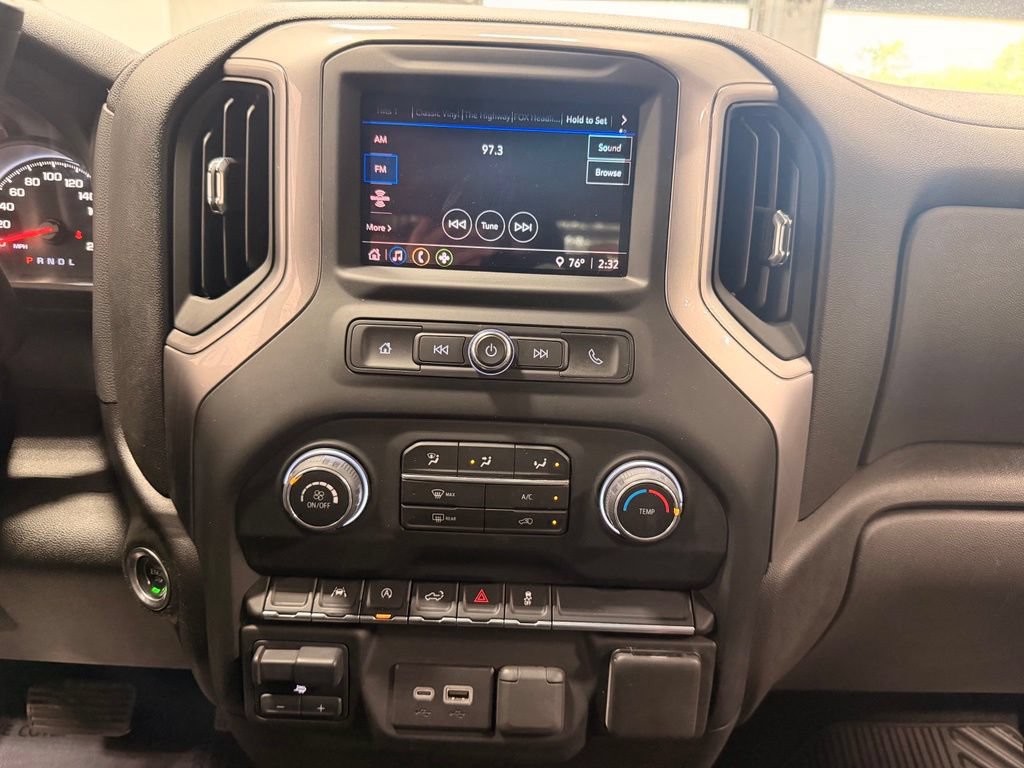 Used 2024 Chevrolet Silverado 1500 Custom AWD/4WD image 38