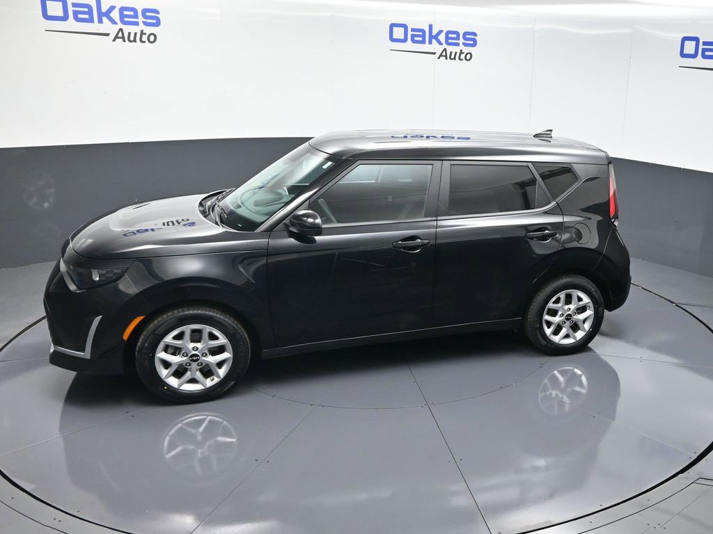 Certified 2024 Kia Soul LX w/ Option Group 015 image 44