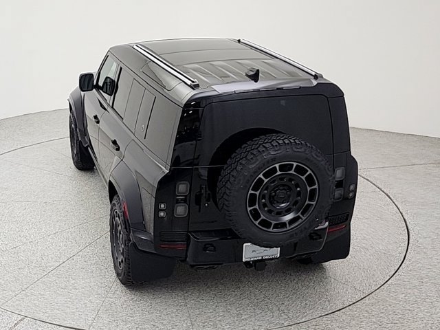 New 2026 Land Rover Defender 110 OCTA AWD/4WD image 34