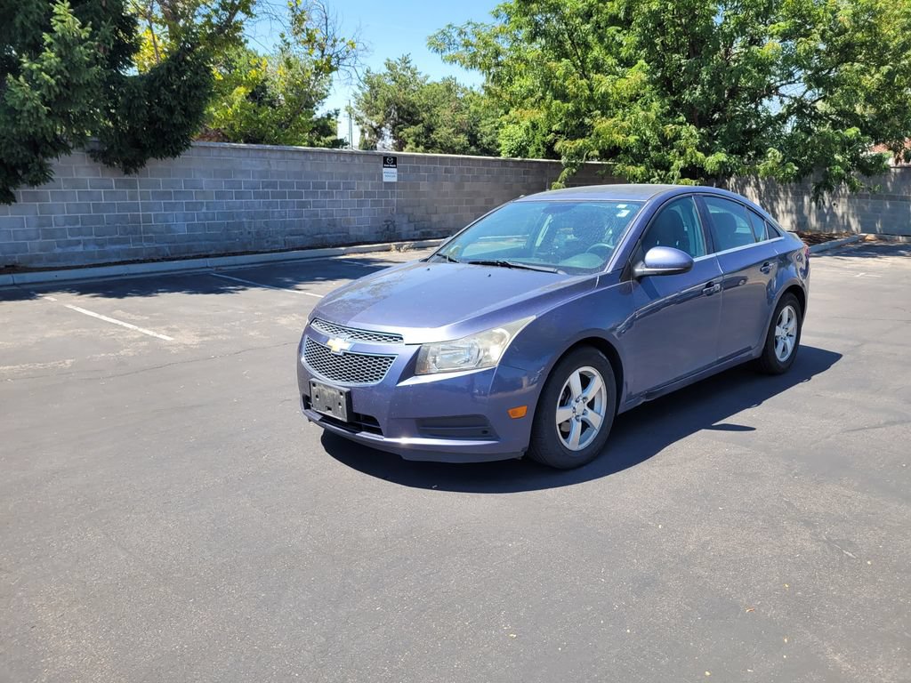 Used 2014 Chevrolet Cruze LT FWD image 2