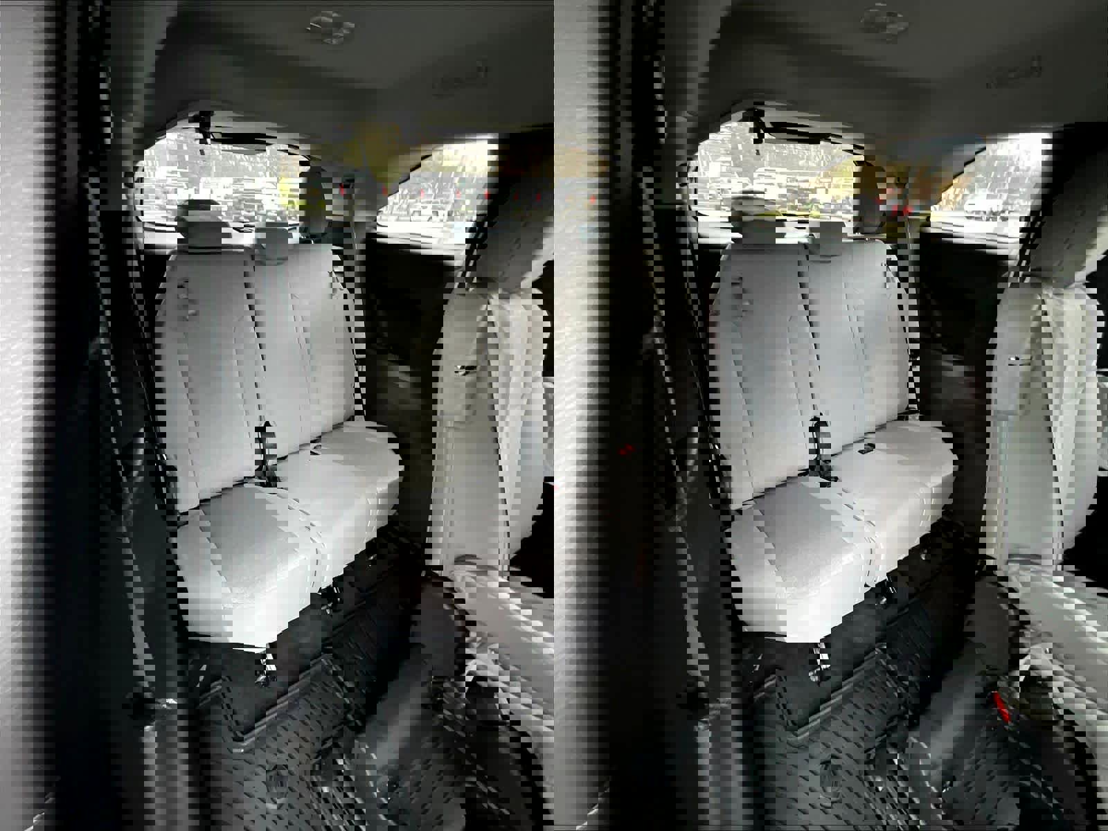 Used 2025 Toyota Sienna LE image 17