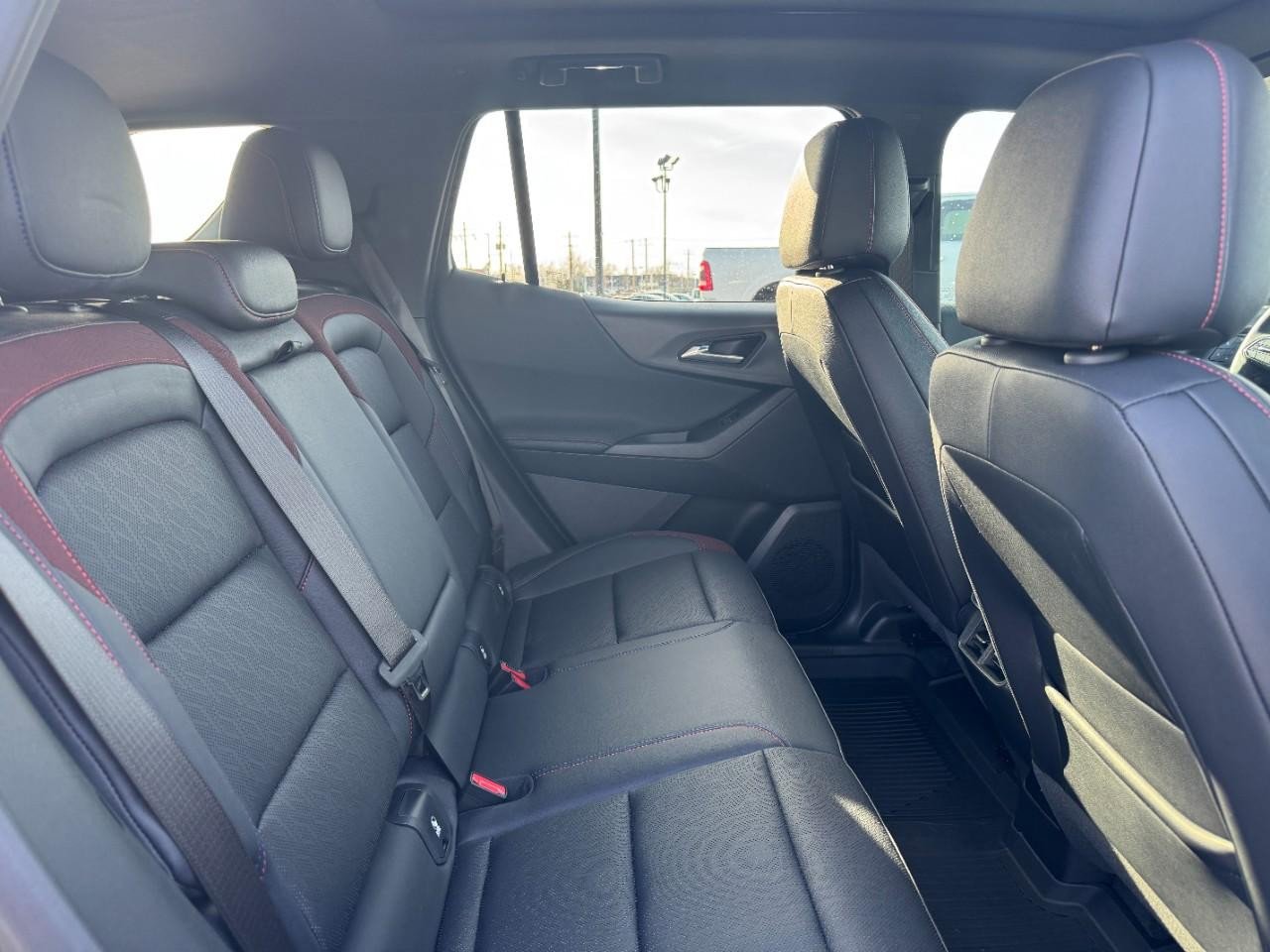 Used 2025 Chevrolet Equinox RS w/ Safety and Technology Package image 11