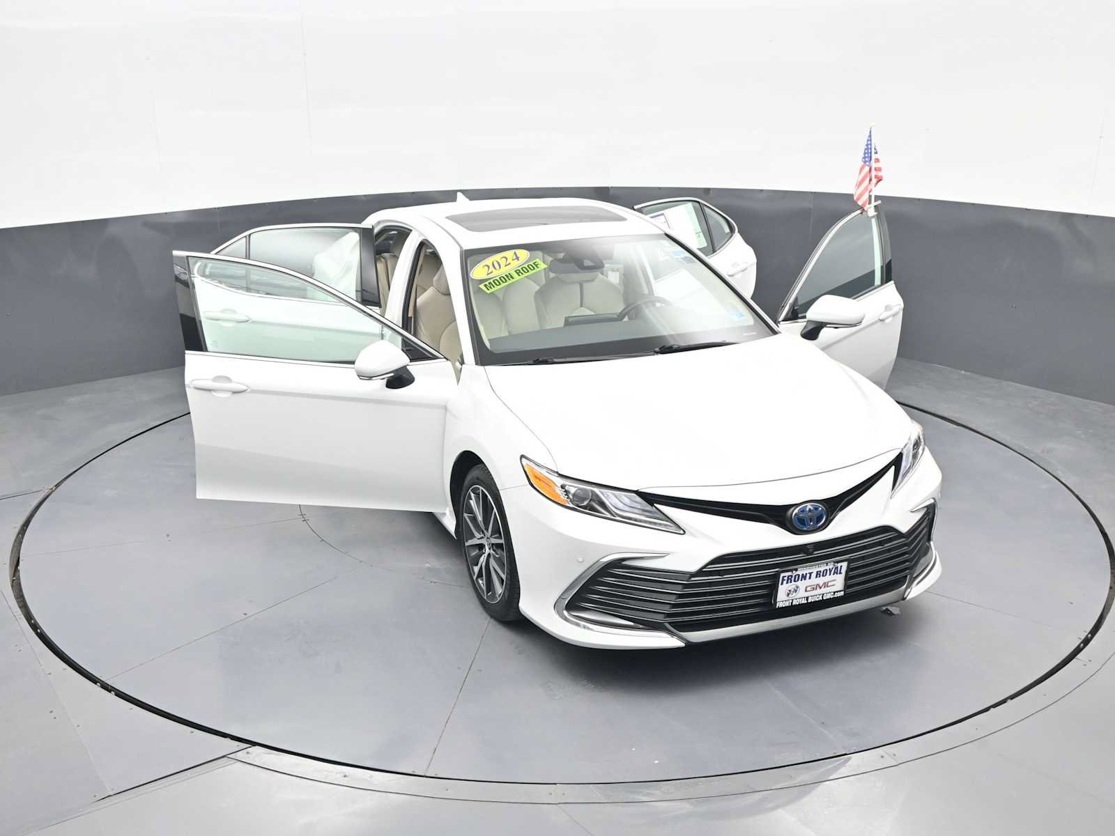 Used 2024 Toyota Camry XLE w/ Navigation Package FWD image 43