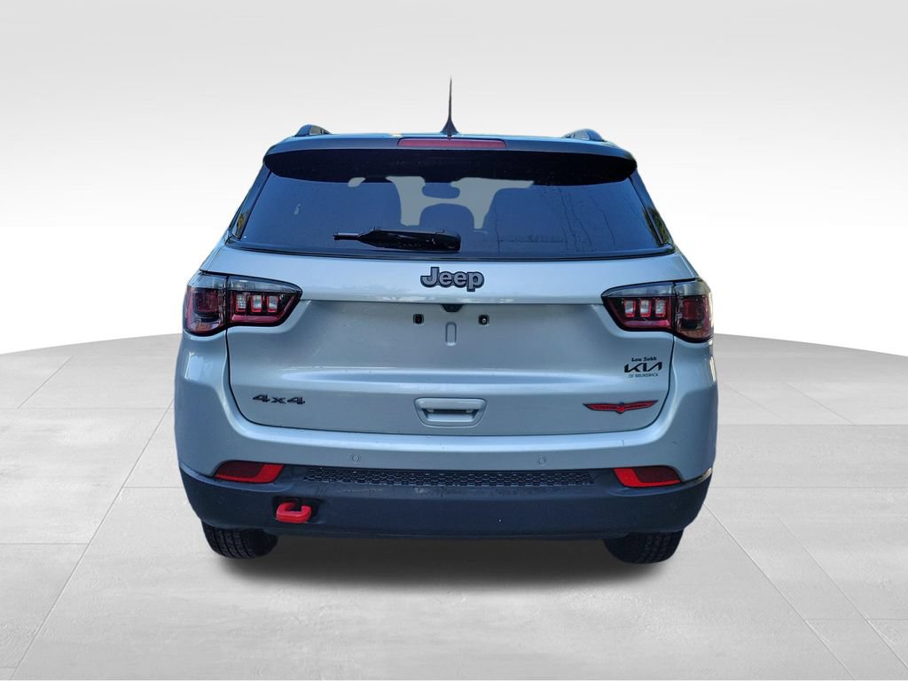 Used 2024 Jeep Compass Trailhawk AWD/4WD image 8
