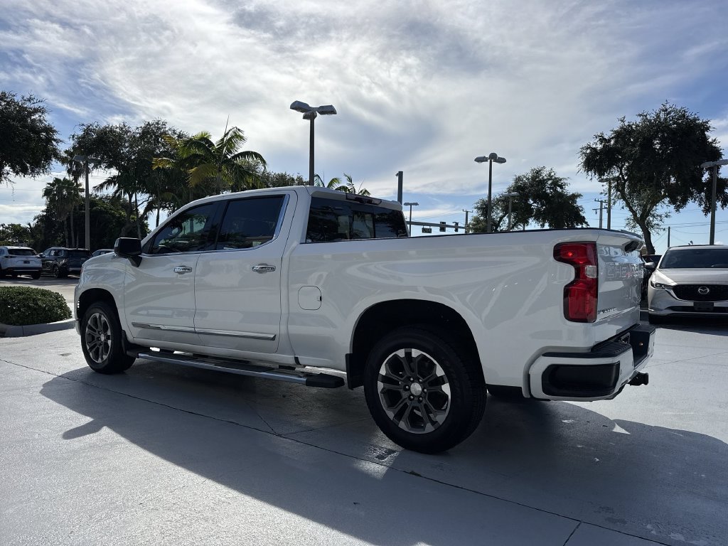 Used 2022 Chevrolet Silverado 1500 High Country w/ Technology Package AWD/4WD image 26